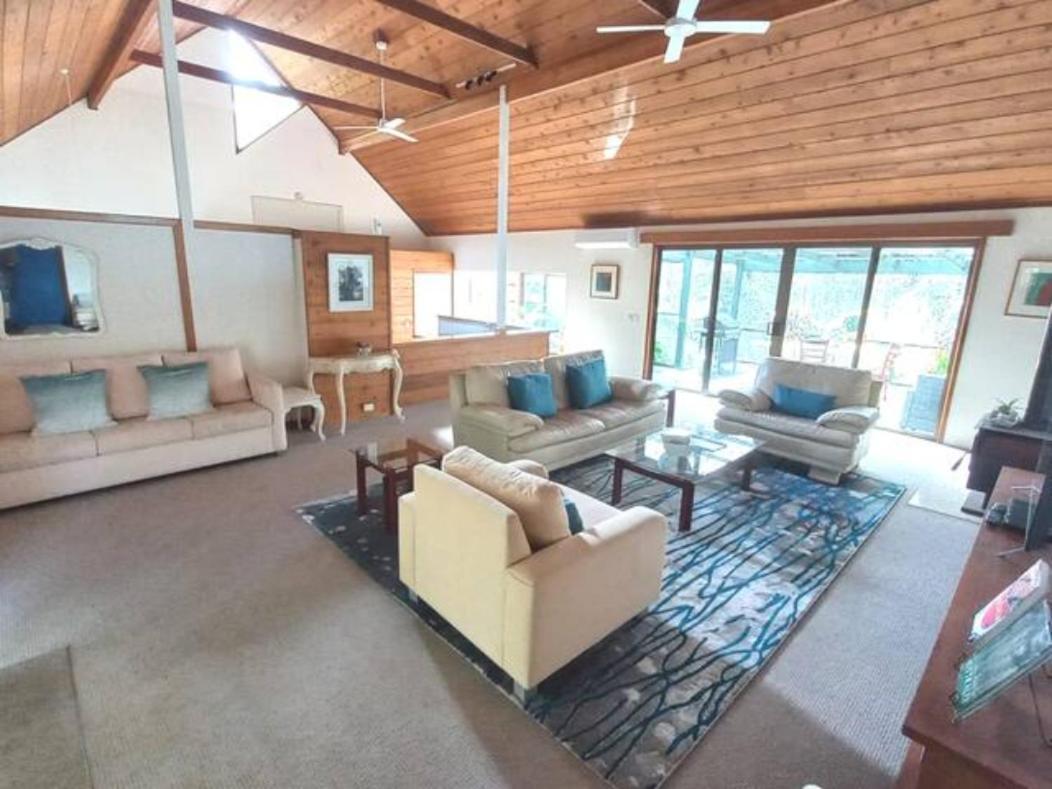 Lake Russell Retreat Emerald Beach Exterior photo